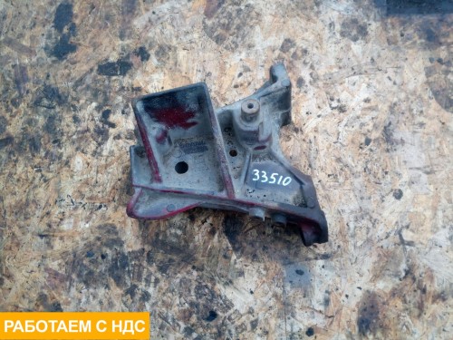Кронштейн переднего бампера левый