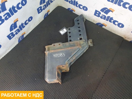 Кронштейн усилителя переднего бампера левый